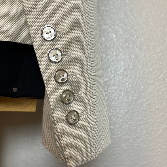 Escada Blazer, Wm’s Sz 42, cream color - Picture 5 of 11